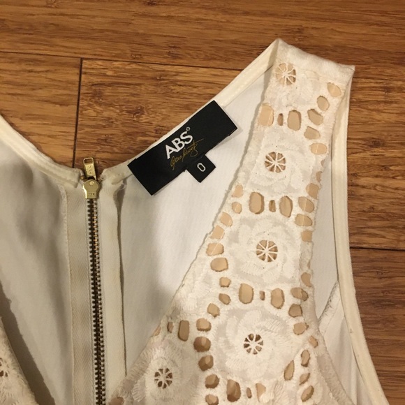 ABS CROCHET LOOK DRESS - Picture 4 of 7